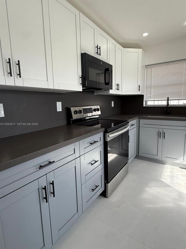 Photo - 1054-1058-1058 SW 2nd St Unidad 1058