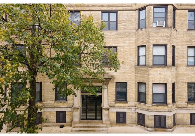 Photo - 923 W Waveland Ave Unit 2D