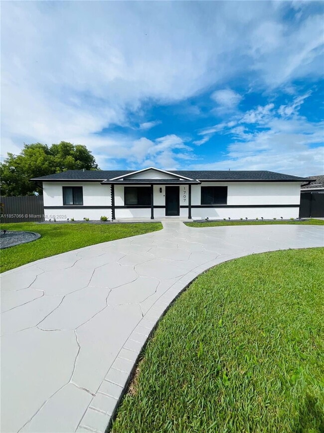 Photo - 1707 S Curlew Ln