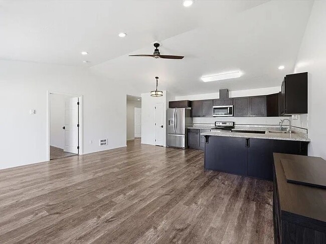 408 N Pierce Rd Unit 1