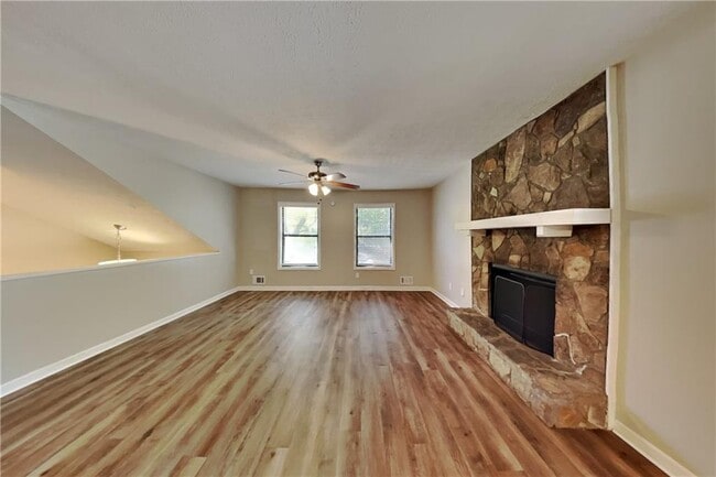 Photo - 6015 Sumit Ct NW