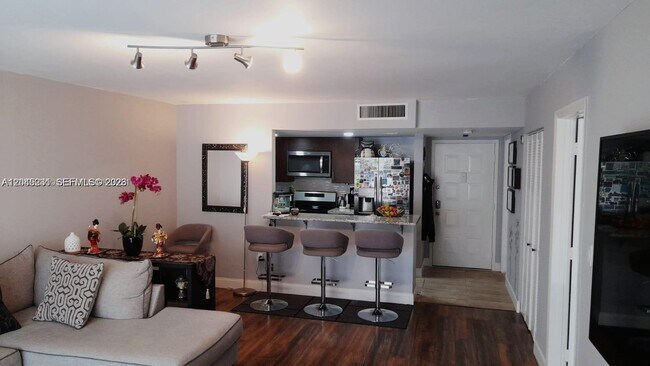Photo - 5530 NW 44th St Unidad 408C