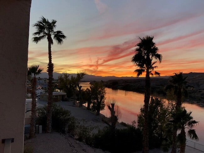 Building Photo - 2 BR WATERFRONT Fully Furnished/Utilities ... Unit C210 Rental