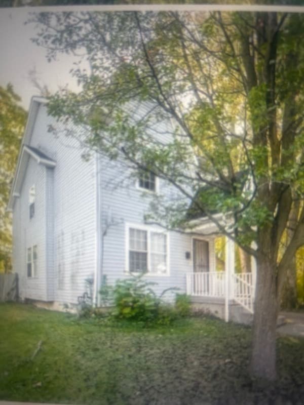 Photo - 569 E 101st St