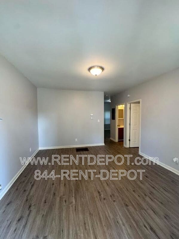 Photo - 1332 E Illinois St