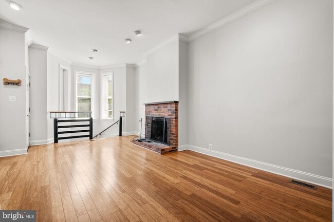 Photo - 1932 15th St NW