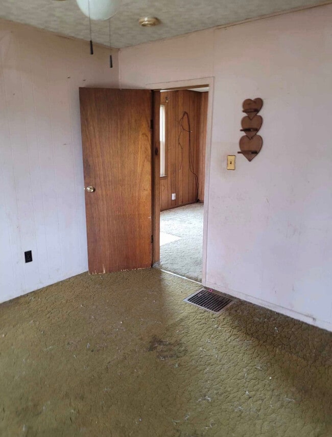 Photo - 319 W 10th St