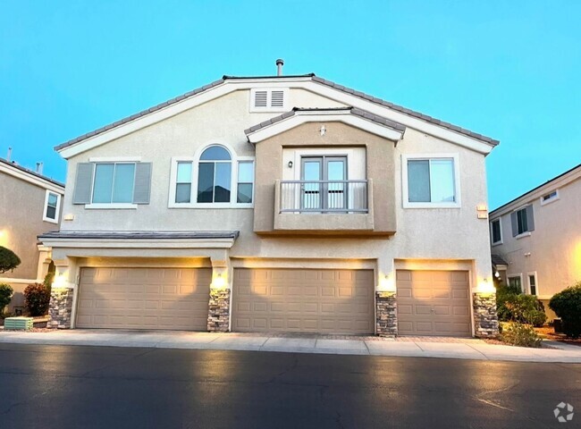Building Photo - Great Two Bedroom 2 Bath Townhome with 1 C...