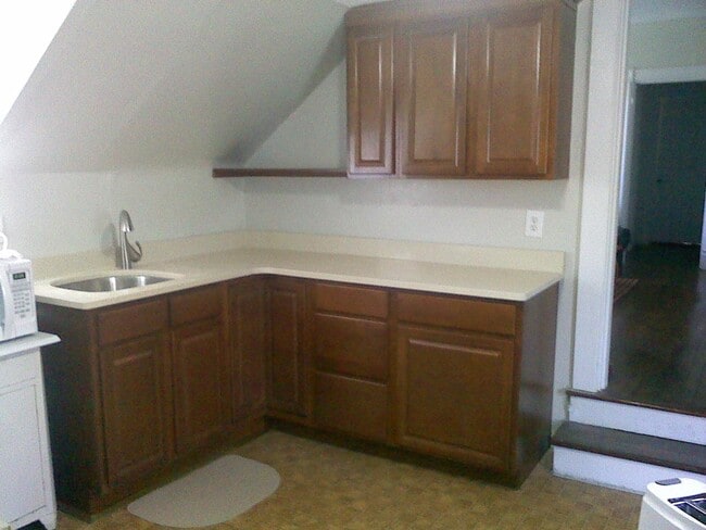 Building Photo - 701 Locust St Unit SuperOne bedroom and Den Rental