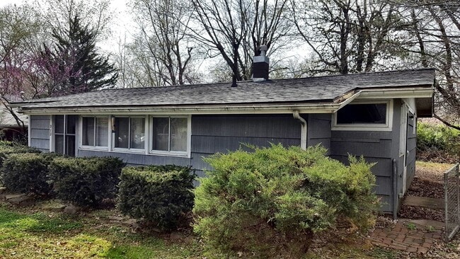 Photo - Cute 3 Bedroom Home