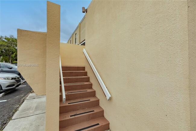 Building Photo - 2931 SW 87th Terrace