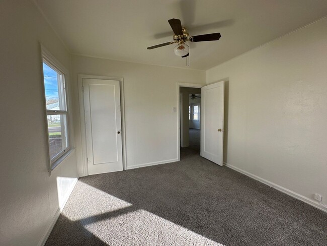 Photo - 2314 Vine Ave