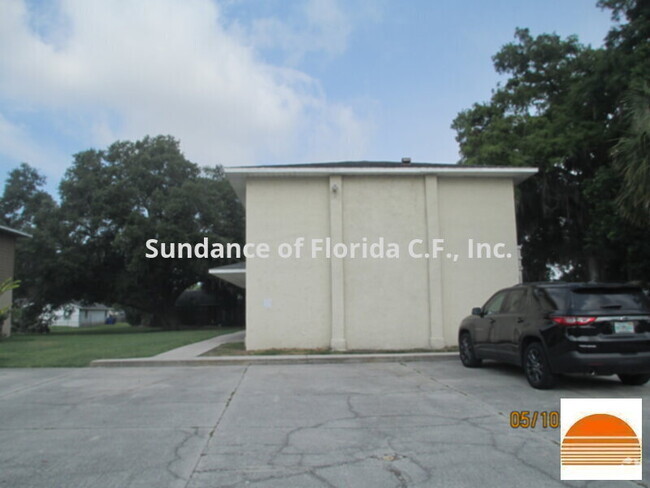 Building Photo - Near St Cloud Lakefront   Osceola County Rental