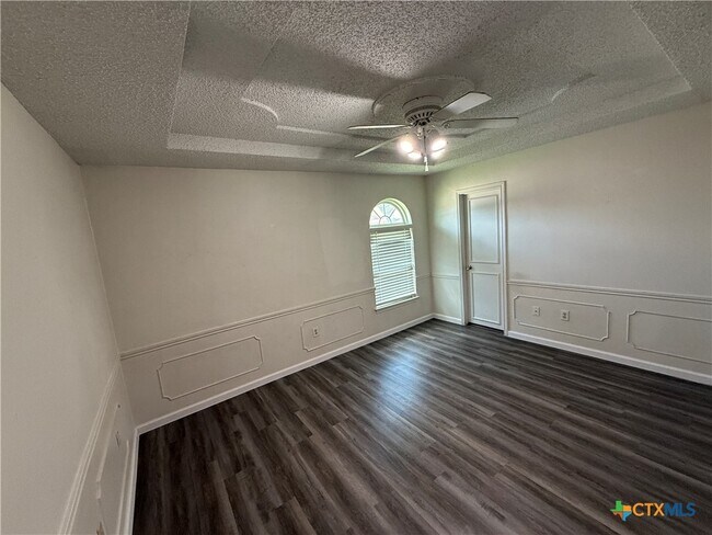 Photo - 2401 Ridglea Ct