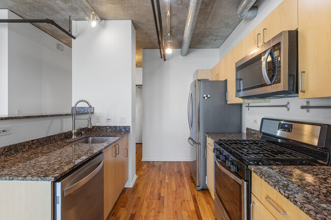 Photo - 700 W Van Buren St Rental