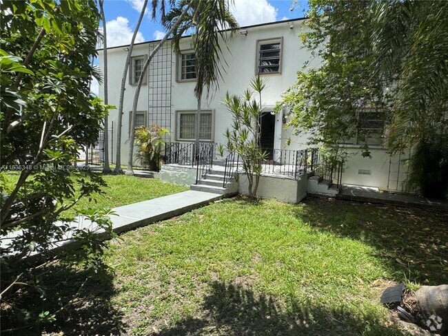Building Photo - 1421 SW 37th Ave Unit 1 Rental