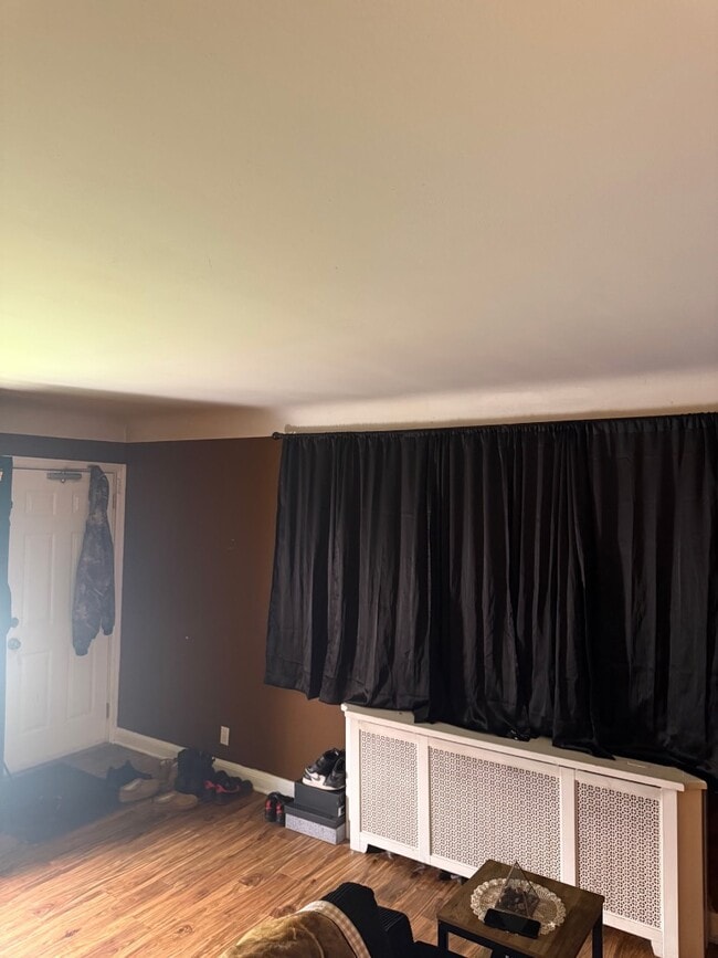 Photo - 602 E 7th St