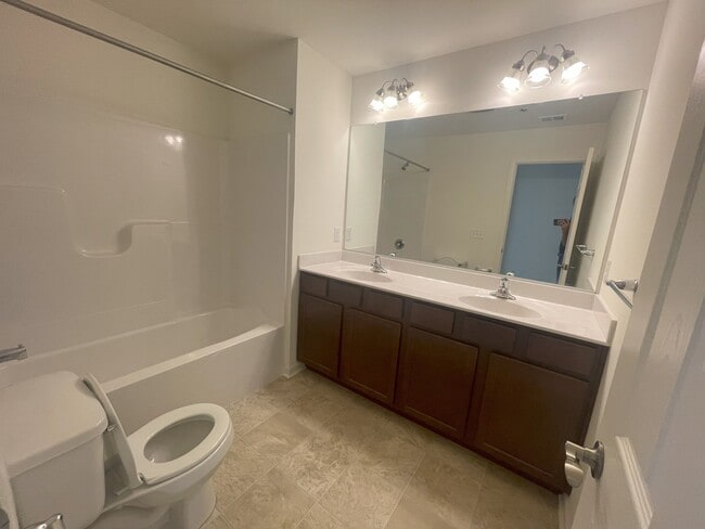 Photo - 215 Thompson Ave