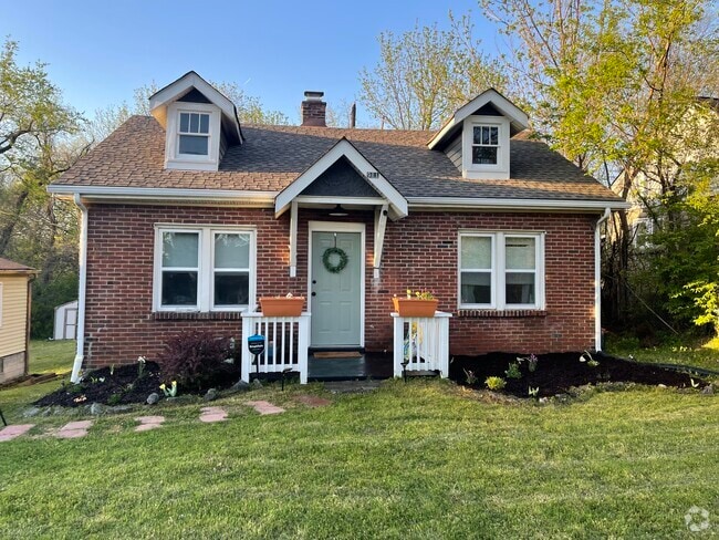 Building Photo - 911 W Eastland Ave Rental