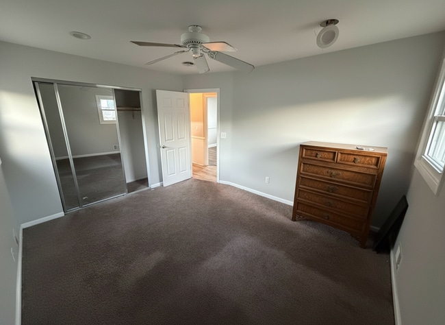 Photo - Spacious 5-Bedroom Bi-Level on a Quiet Cul-de-Sac!