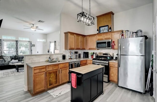 Photo - 4123 Ave Q 1/2