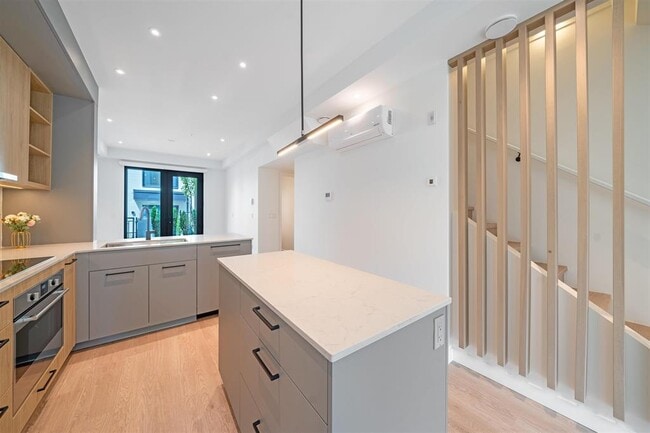 Photo - 606 Foster Ave