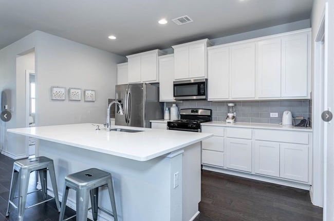 Photo - Room in House on Saginaw Dr