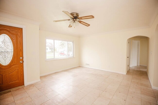 Photo - Beautiful Three Bedroom Home For Rent In Washington Local!