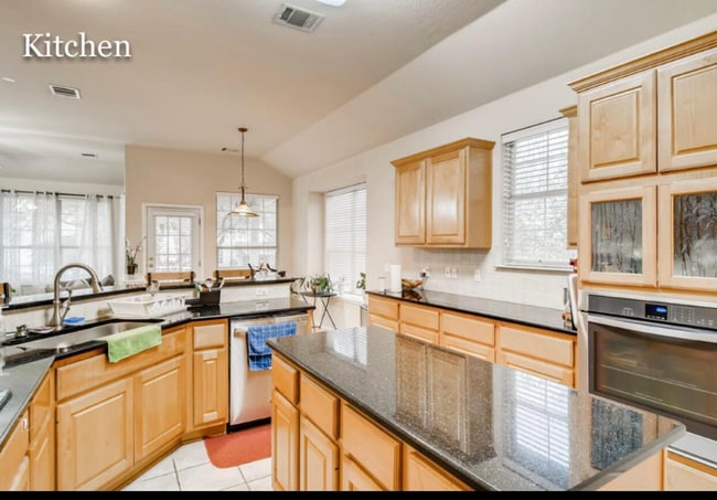 Photo - 207 Chesapeake Bay Ln N