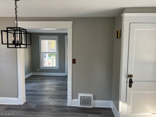 Photo - 114 E 11th St
