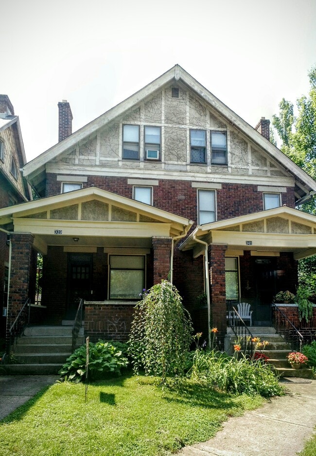 Building Photo - 339 W 6th Ave