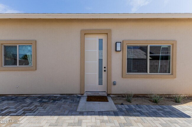 Photo - 1908 E Harvard St