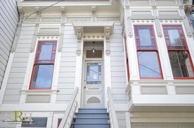 Location!! Charming 3 BR | 1.5 BA in the H... - Location!! Charming 3 BR | 1.5 BA in the H... House