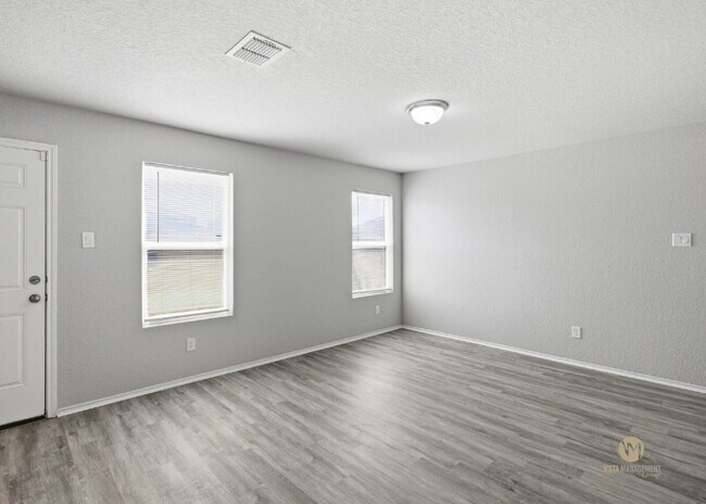 Photo - 7526 Crestway Ridge