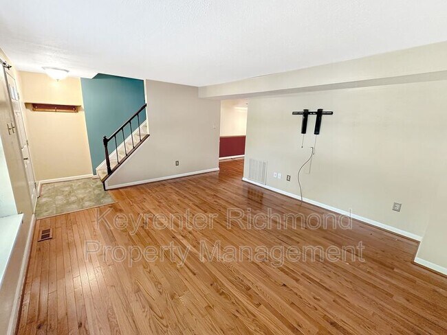 Photo - 749 Sturgis Dr