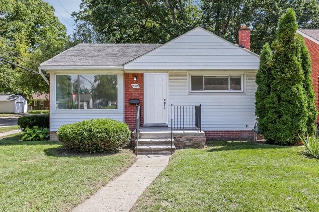 Photo - 12734 Riverview St