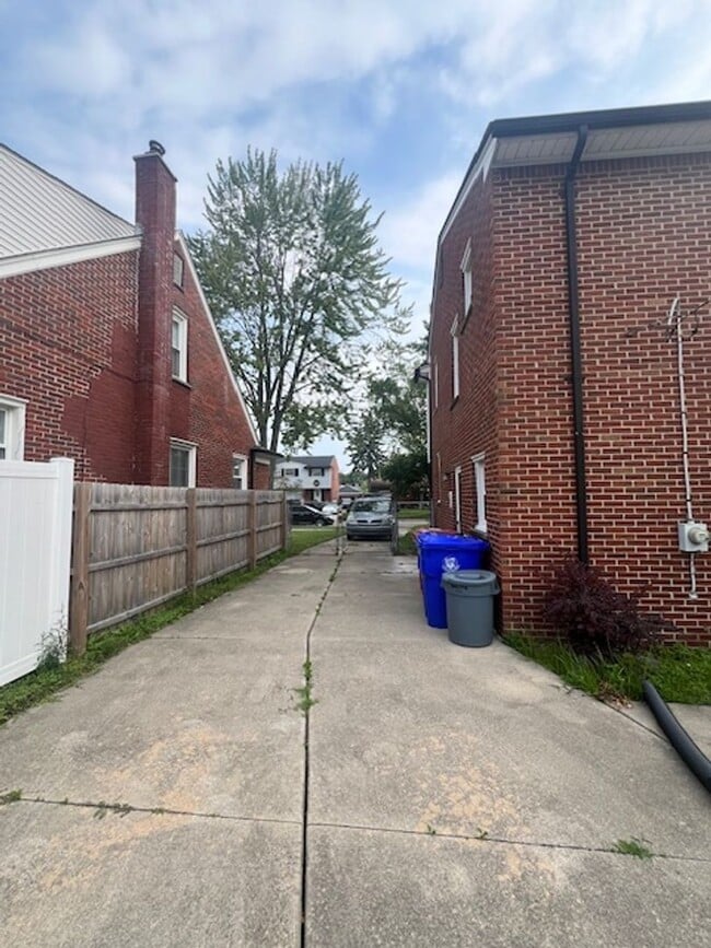 Photo - Beautiful Single Family Home in Fraser! AVAILABLE NOW!