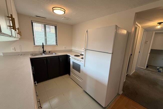 365 Downington Ave S