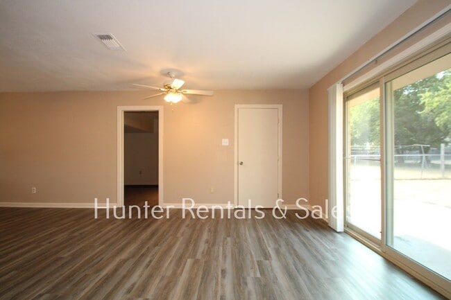 Photo - Mountain of Amenities!