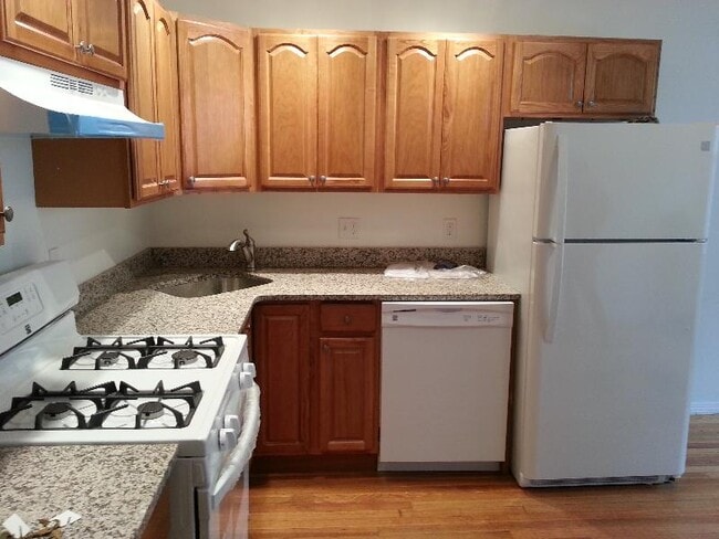 Photo - 1625 Commonwealth Ave Apartments