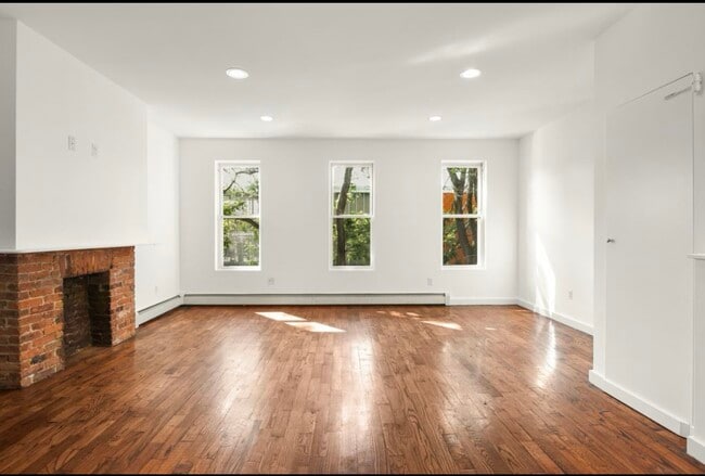 Building Photo - 1076 Decatur St Unit 2