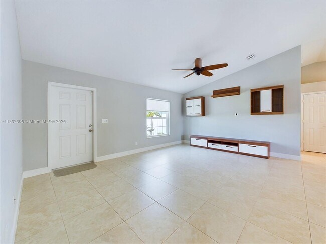 Photo - 1557 SW Aledo Ln