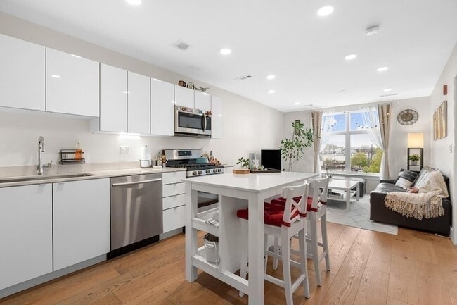 Photo - 248 Meridian St Unit 204