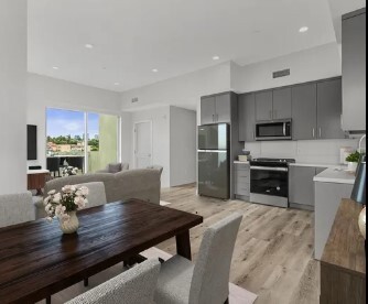 Jade of Palms - Jade of Palms Apartments