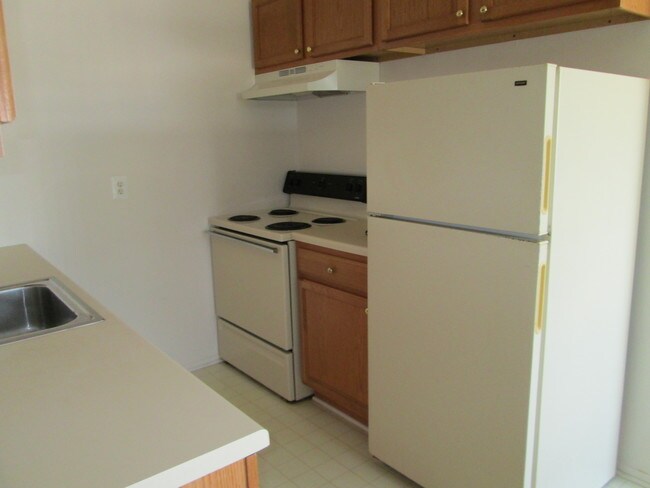 Photo - 21501 E 10 Mile Rd Unidad B15