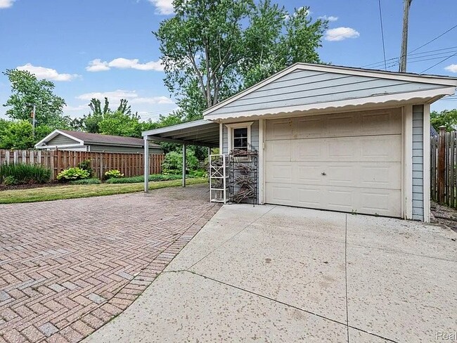 Photo - 4010 Linwood Ave
