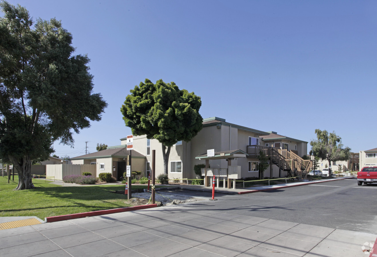 Sunset Park Apartments - Sunset Park Apartments