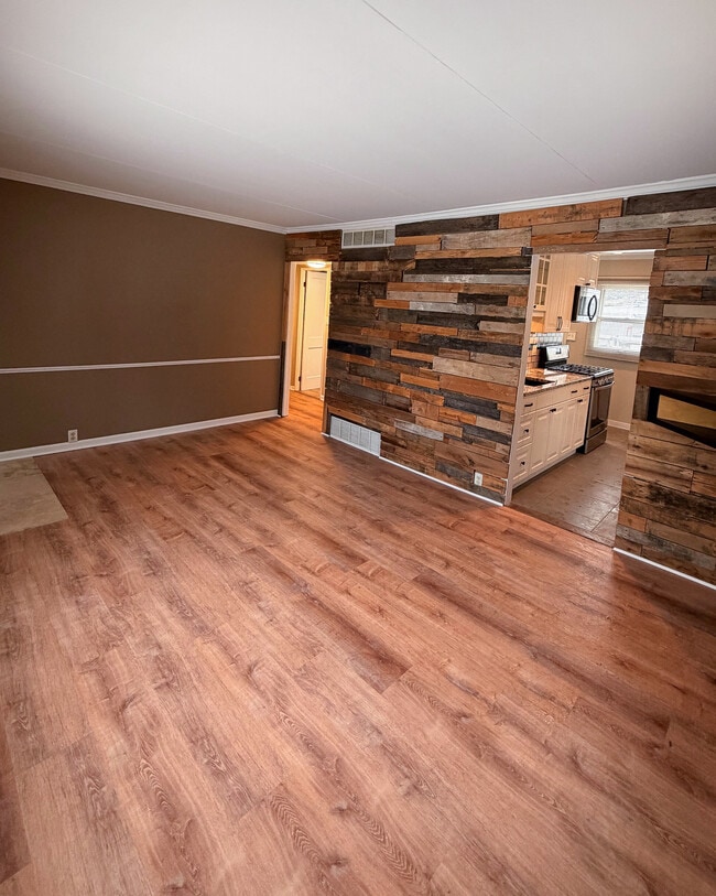 Livingroom - 223 S May St