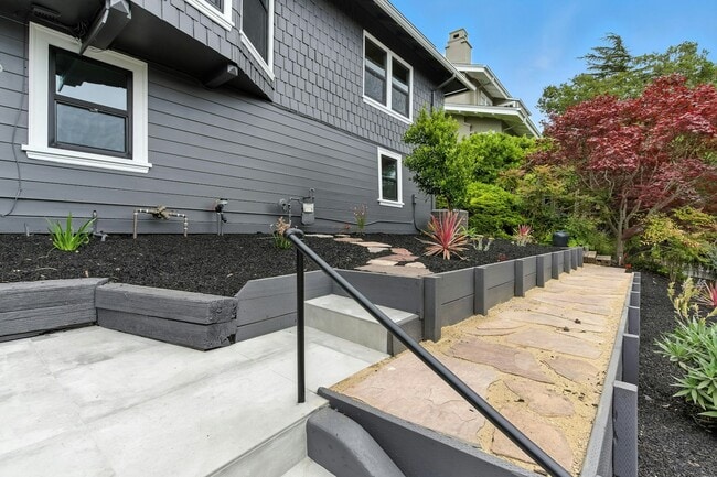 Photo - 5020 Golden Gate Ave