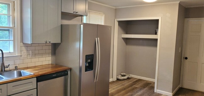 Photo - 116 W Decatur St